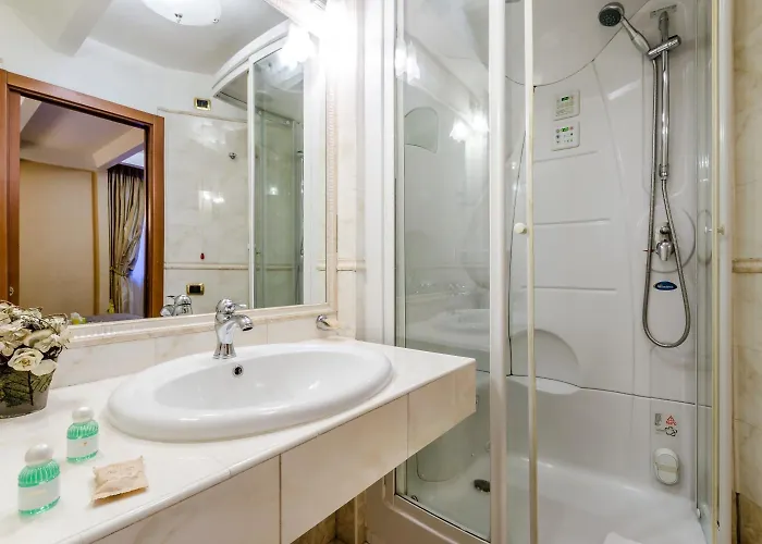 Luxury H 2000 3*