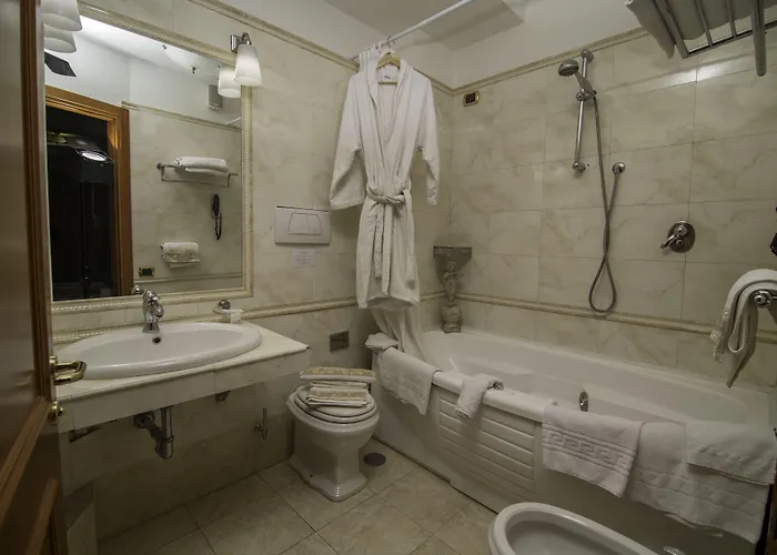 Luxury H 2000 3* Roma