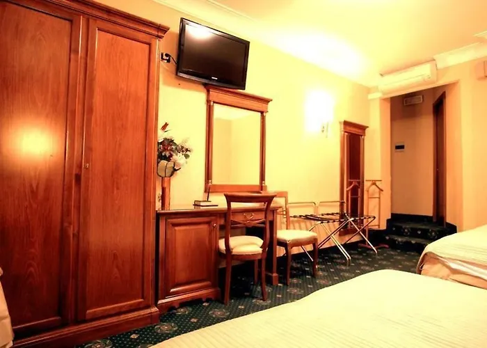 Luxury H 2000 Oda ve Kahvaltı Roma