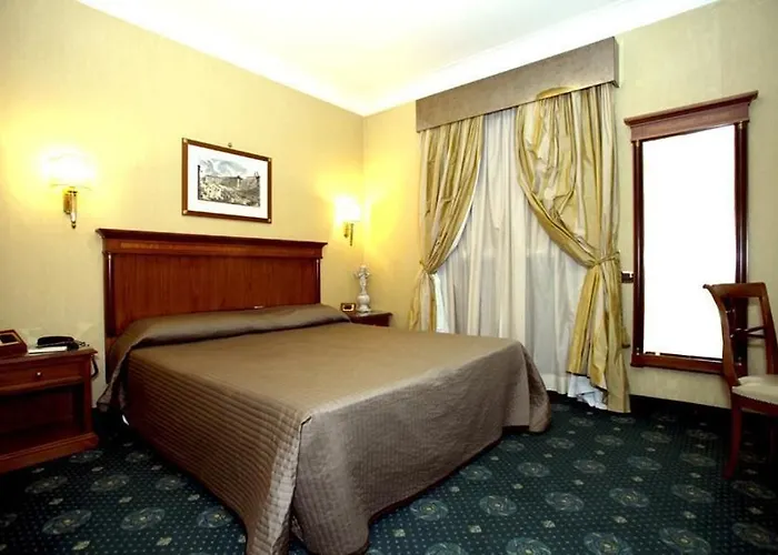 Oda ve Kahvaltı Luxury H 2000 Roma